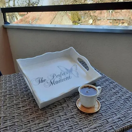 Ljiljana Lux * Σόμπορ