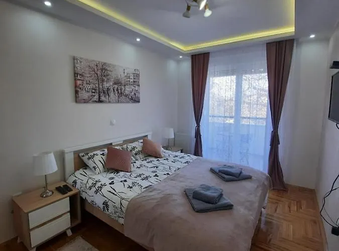 Ljiljana Lux * 松博尔