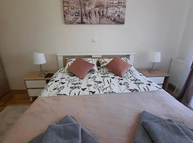 Ljiljana Lux * 松博尔