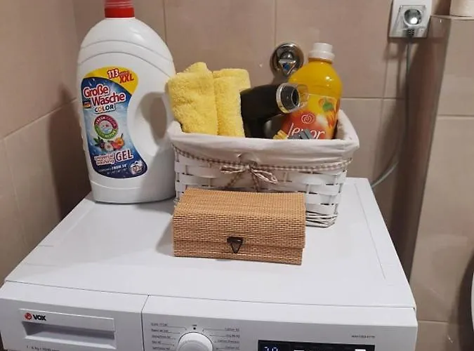 Ljiljana Lux * 松博尔